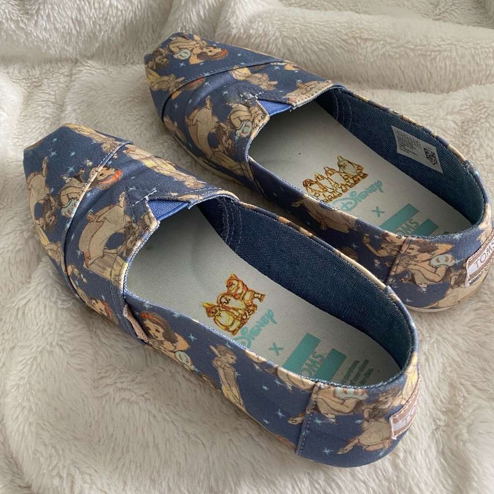 Toms Disney Snow White slip on shoes GUC 7.5